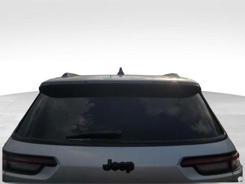 Silver Zynith 2024 Jeep Grand Cherokee L Laredo
