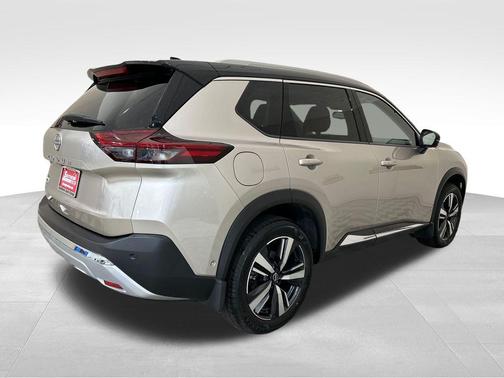2 Tone Champagne Black Roof 2023 Nissan Rogue Platinum