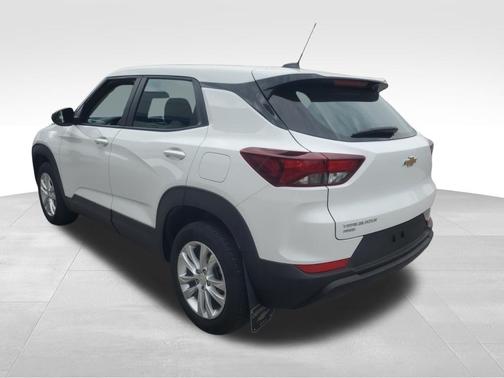 Summit White 2023 Chevrolet Trailblazer LS