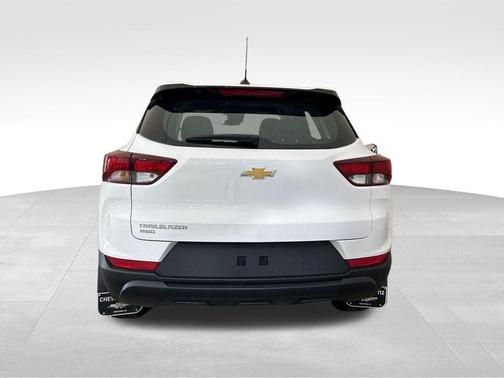 Summit White 2023 Chevrolet Trailblazer LS