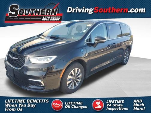 2024 Chrysler Pacifica Hybrid Select