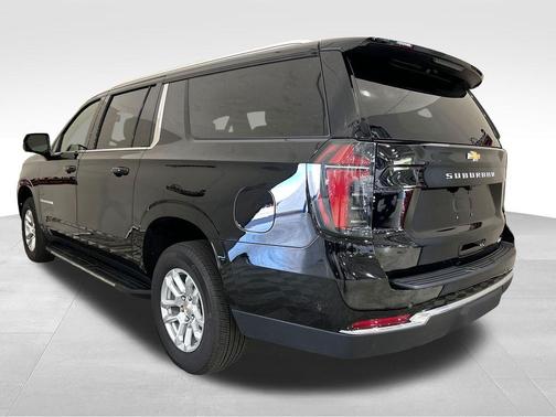 Black 2025 Chevrolet Suburban LT