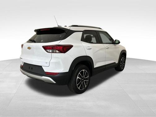 Summit White 2025 Chevrolet Trailblazer LT
