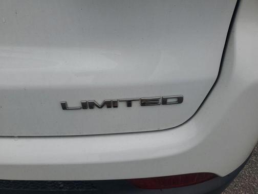 Bright White Clearcoat 2022 Jeep Compass Limited