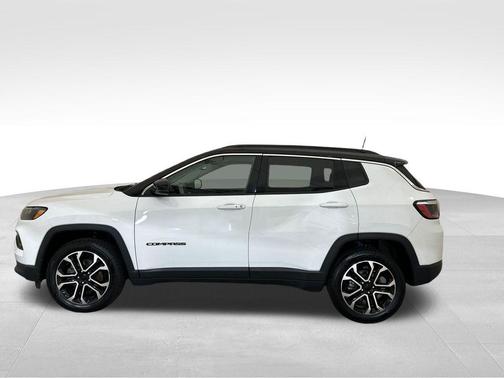 Bright White Clearcoat 2022 Jeep Compass Limited