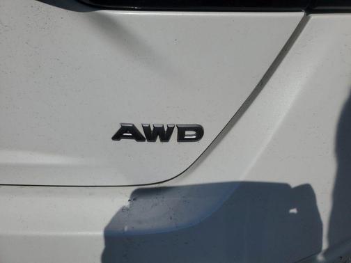 White 2024 Nissan Altima 2.5 SV