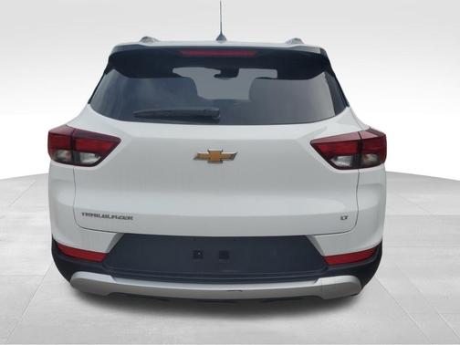 Summit White 2023 Chevrolet Trailblazer LT