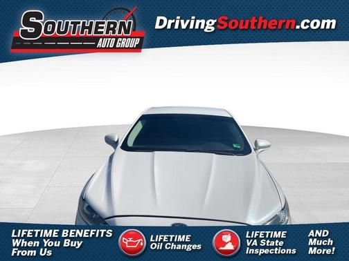 White 2016 Ford Fusion SE