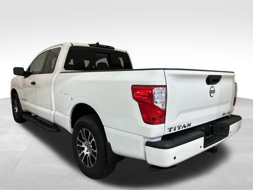 Glacier White 2024 Nissan Titan SV