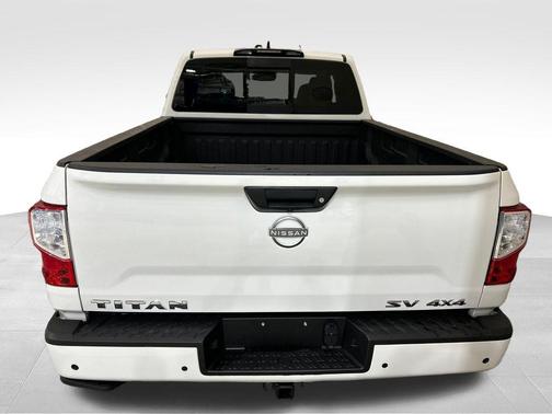 Glacier White 2024 Nissan Titan SV