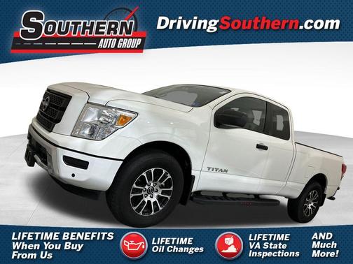 Glacier White 2024 Nissan Titan SV