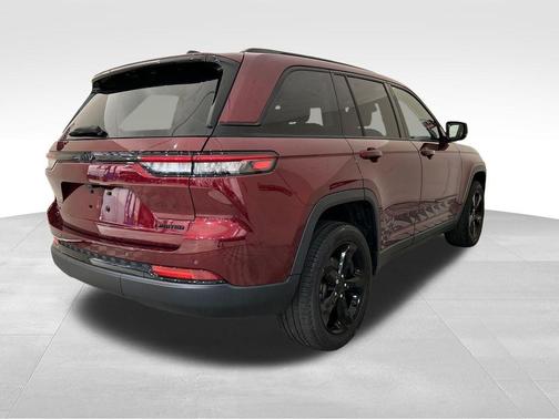 Velvet Red Pearlcoat 2023 Jeep Grand Cherokee Limited