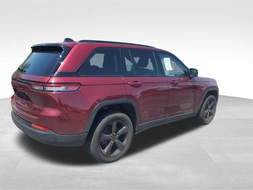 Velvet Red Pearlcoat 2023 Jeep Grand Cherokee Limited