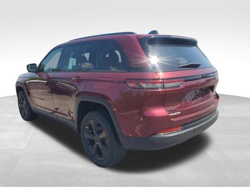 Velvet Red Pearlcoat 2023 Jeep Grand Cherokee Limited