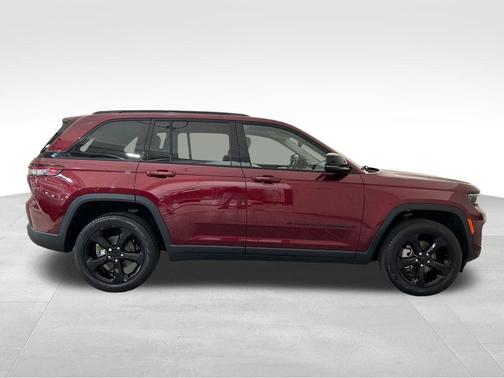 Velvet Red Pearlcoat 2023 Jeep Grand Cherokee Limited