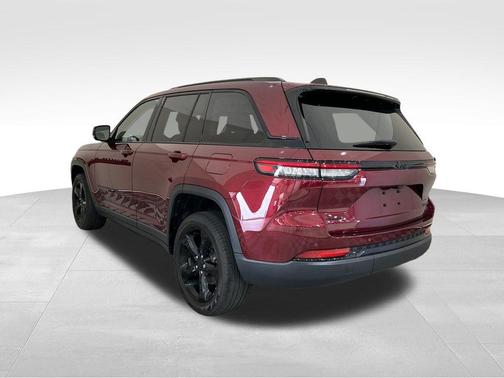 Velvet Red Pearlcoat 2023 Jeep Grand Cherokee Limited