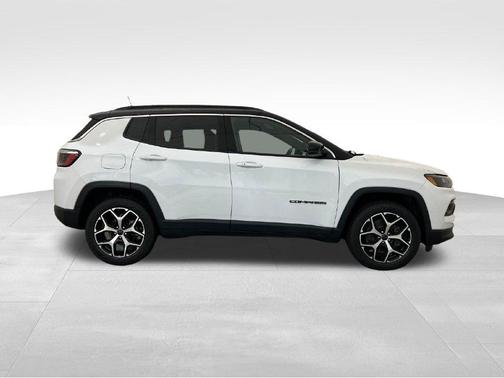 Bright White Clearcoat 2025 Jeep Compass Limited
