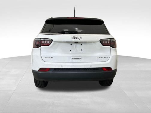 Bright White Clearcoat 2025 Jeep Compass Limited