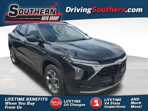 Mosaic Black Metallic 2025 Chevrolet Trax LT