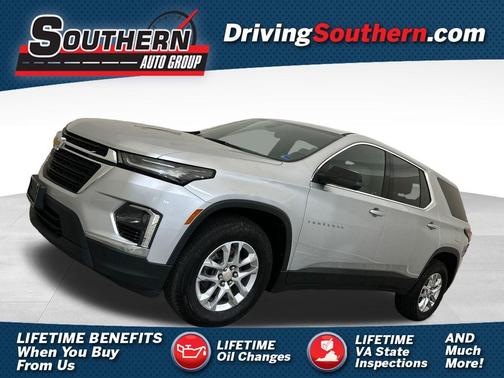 Silver Ice Metallic 2022 Chevrolet Traverse LS