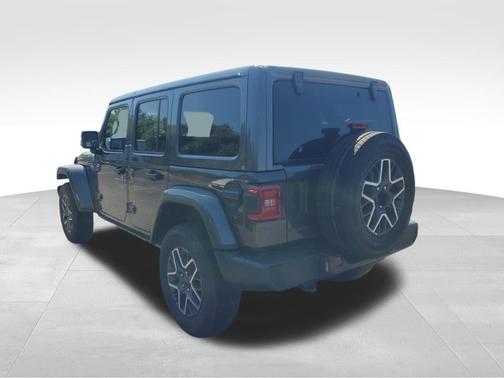 Granite Crystal Clearcoat Metallic 2025 Jeep Wrangler Sahara