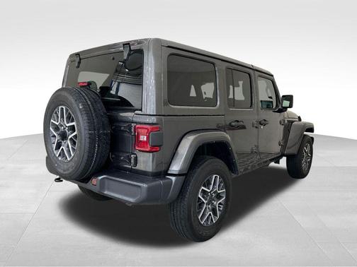 Granite Crystal Clearcoat Metallic 2025 Jeep Wrangler Sahara