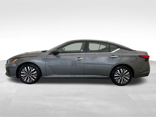 Gun Metallic 2024 Nissan Altima 2.5 SV