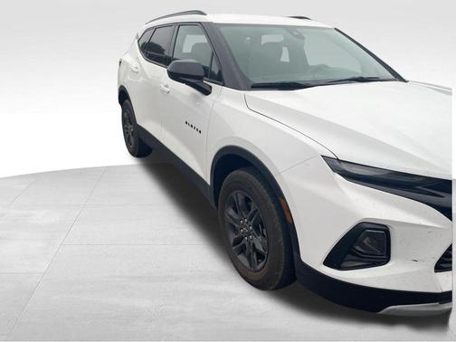 Summit White 2022 Chevrolet Blazer 2LT