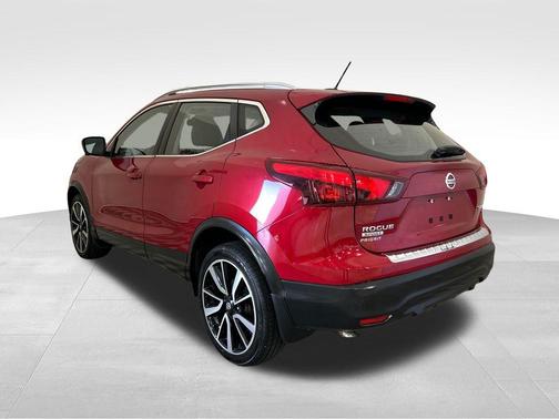 Palatial Ruby 2018 Nissan Rogue Sport SL