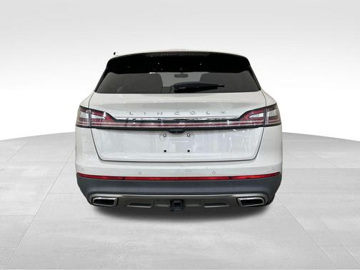 Pearl Metallic 2022 Lincoln Nautilus Reserve