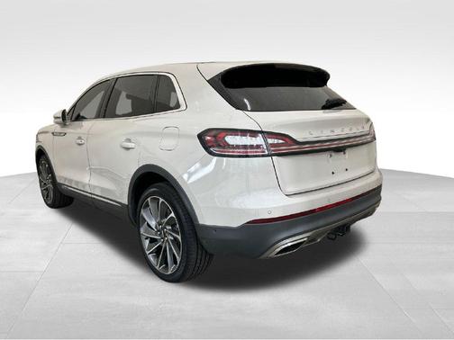 Pearl Metallic 2022 Lincoln Nautilus Reserve