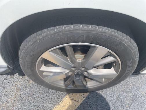 Moonlight White 2014 Nissan Pathfinder Platinum