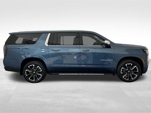 Lakeshore Blue Metallic 2025 Chevrolet Suburban Premier