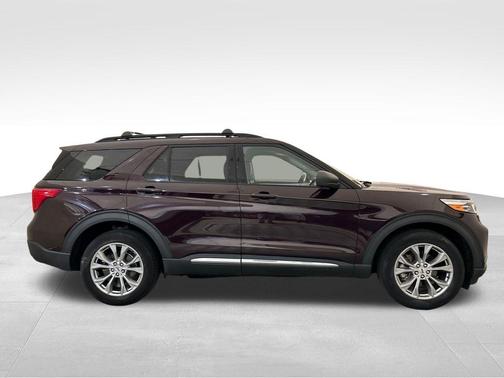Red Metallic 2022 Ford Explorer XLT