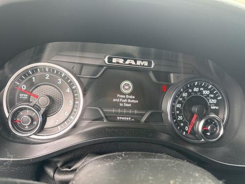 Billet Silver Metallic Clearcoat 2022 RAM 1500 Laramie