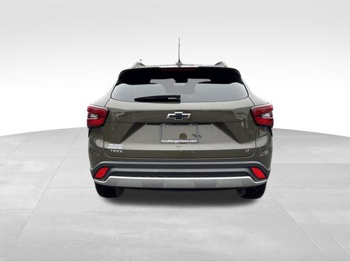 Harvest Gold / Bronze 2024 Chevrolet Trax LT