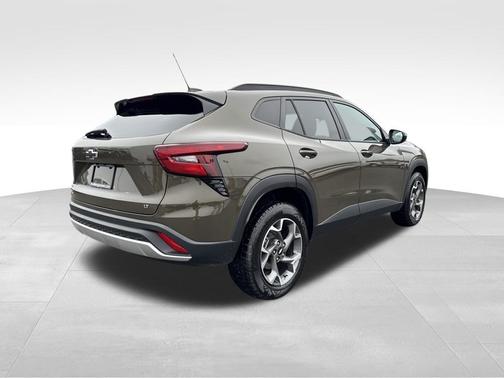Harvest Gold / Bronze 2024 Chevrolet Trax LT