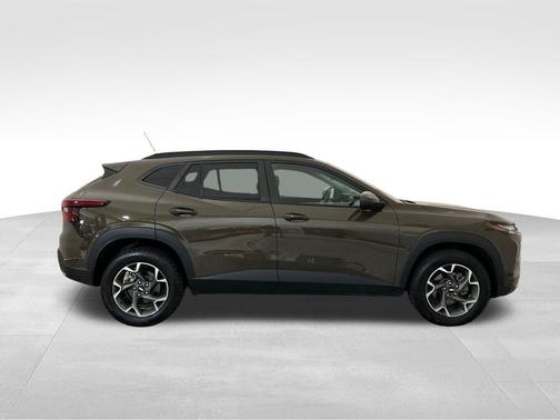 Harvest Gold / Bronze 2024 Chevrolet Trax LT