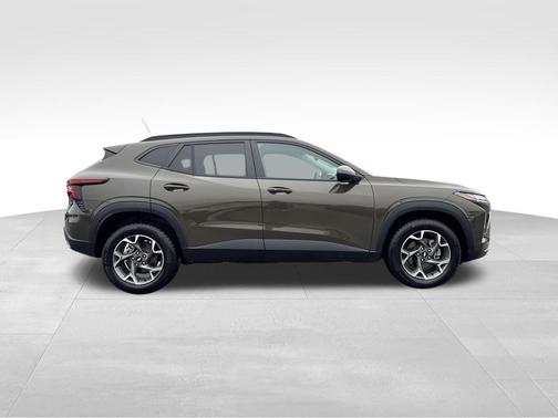 Harvest Gold / Bronze 2024 Chevrolet Trax LT