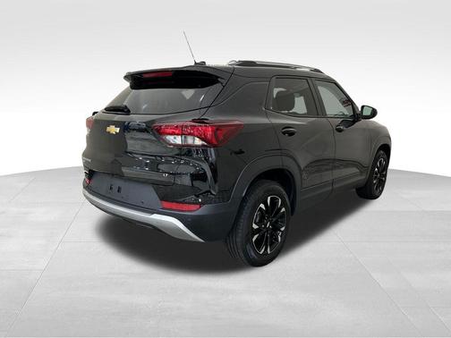 Mosaic Black Metallic 2022 Chevrolet Trailblazer LT