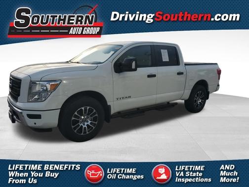Glacier White 2024 Nissan Titan SV