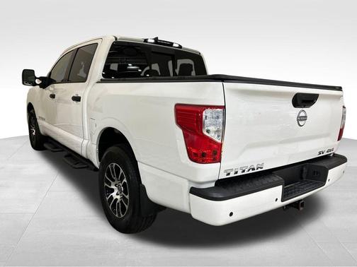 Glacier White 2024 Nissan Titan SV