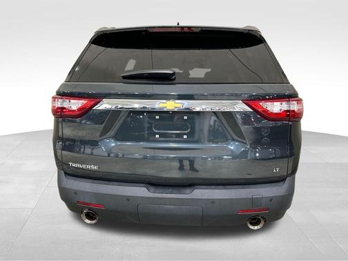 Graphite Metallic 2021 Chevrolet Traverse LT Cloth