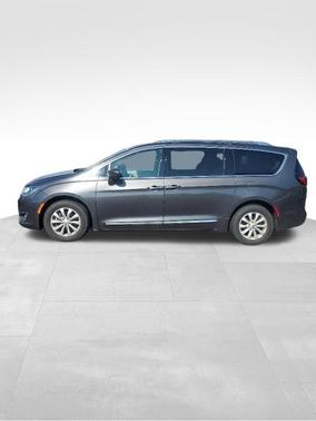 Granite Crystal Clearcoat Metallic 2018 Chrysler Pacifica Touring-L Plus