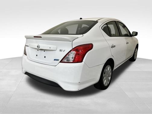 Fresh Powder 2015 Nissan Versa 1.6 SV