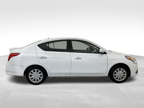 Fresh Powder 2015 Nissan Versa 1.6 SV