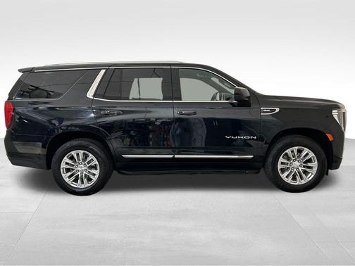 Onyx Black 2024 GMC Yukon SLT