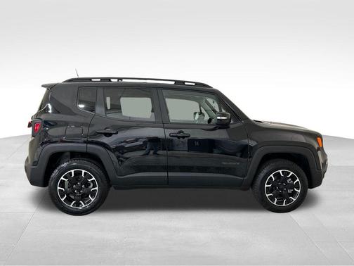 Black Clearcoat 2023 Jeep Renegade Latitude