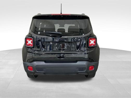 Black Clearcoat 2023 Jeep Renegade Latitude