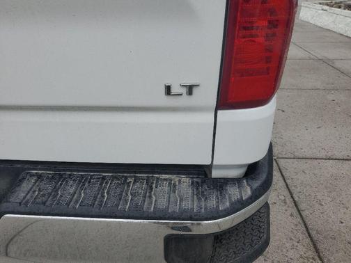 Summit White 2024 Chevrolet Silverado 1500 LT